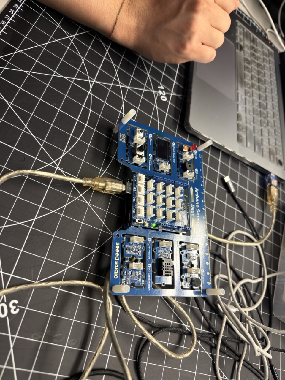 Connecting the development board to the laptop for setup